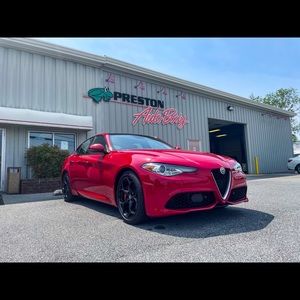 Meet your Posher, Brenna